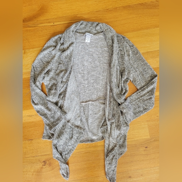 Size medium cardigan - Picture 1 of 6